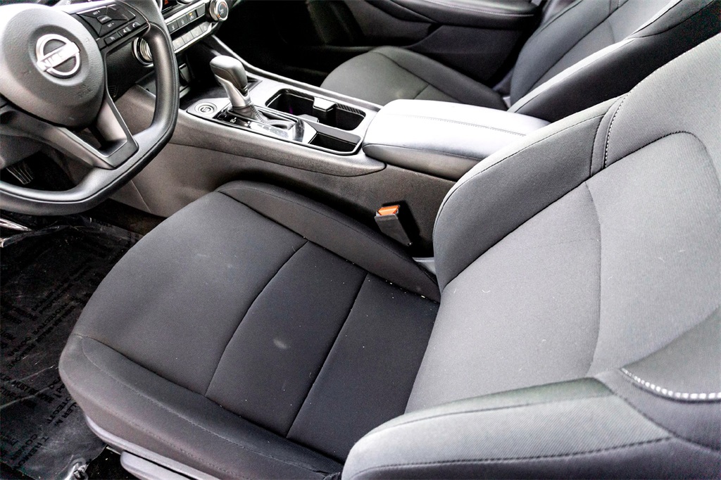 2025 Nissan Sentra S photo 13