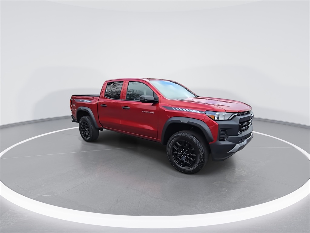 2023 Chevrolet Colorado Trail Boss photo 2