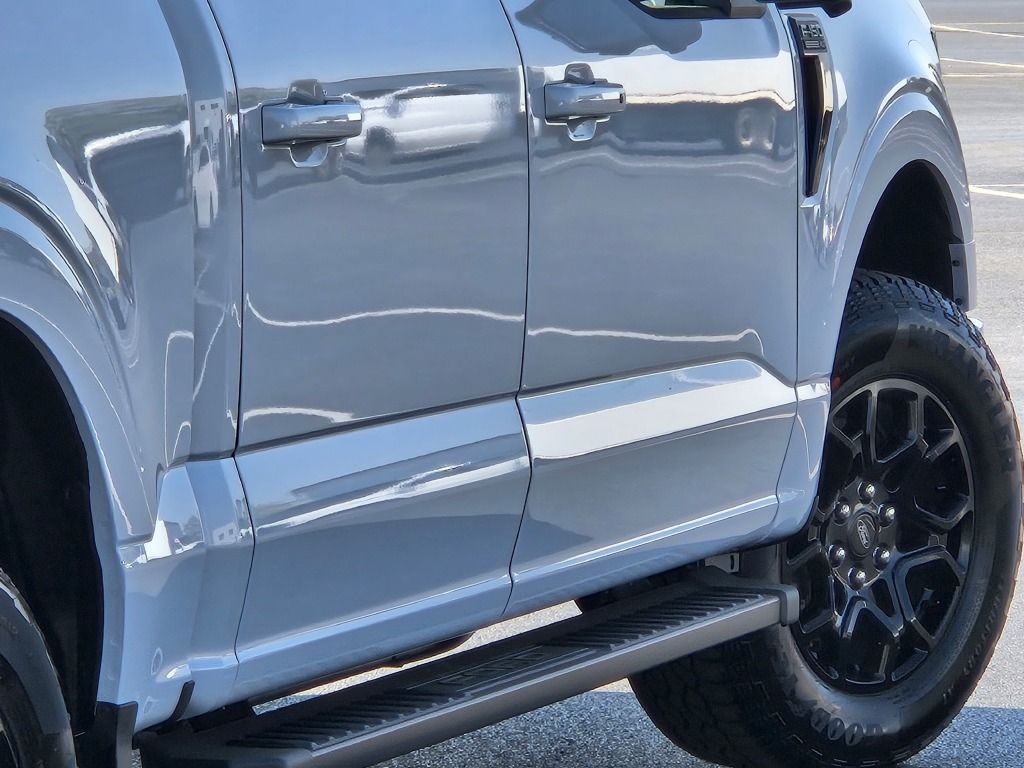 2025 Ford F-150 XLT photo 9