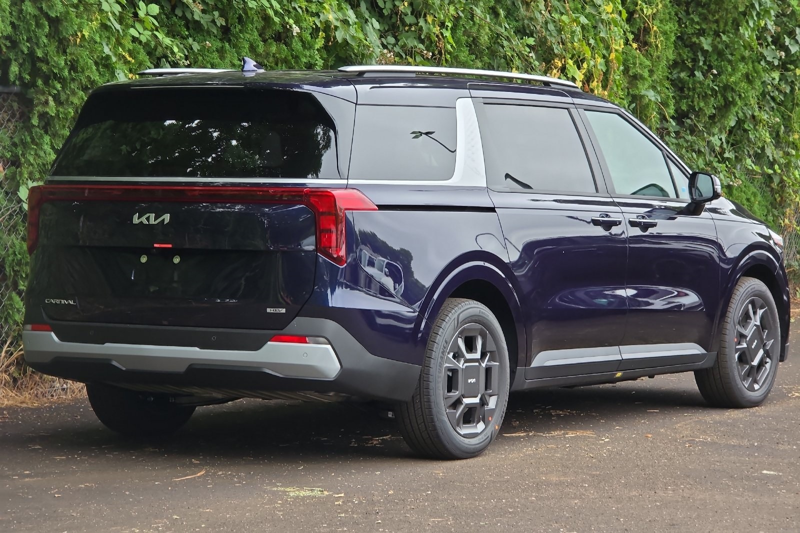 2026 Kia Carnival EX photo 3