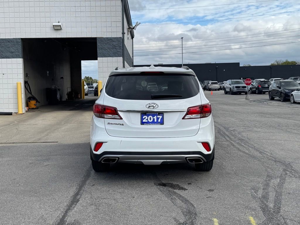 2017 Hyundai Santa Fe SE photo 5