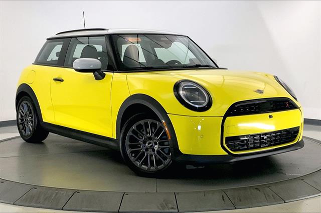 2025 MINI Hardtop 2 Door S's photo