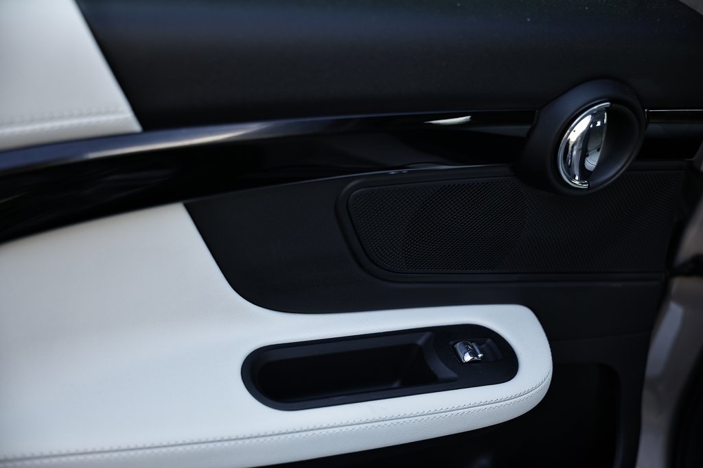 2024 Mini Cooper S Iconic photo 23