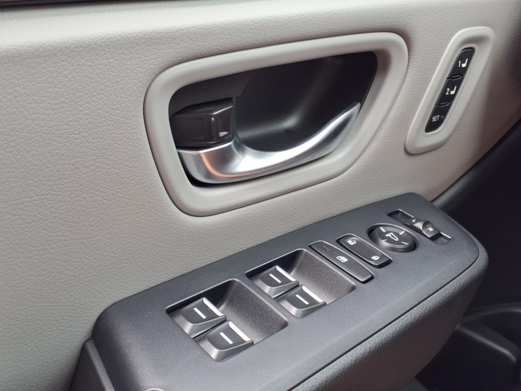 2025 Honda Pilot Touring photo 23