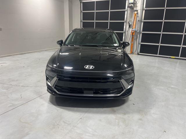 2026 Hyundai Sonata SEL Sport photo 2