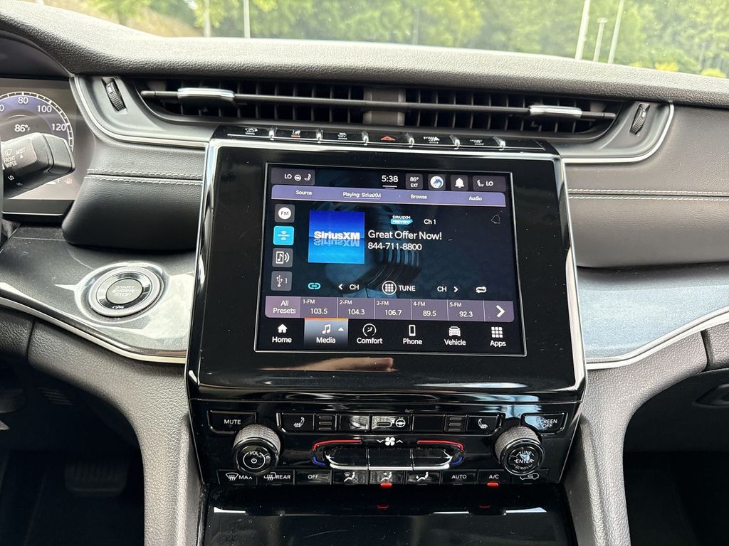 2021 Jeep Grand Cherokee Laredo photo 17
