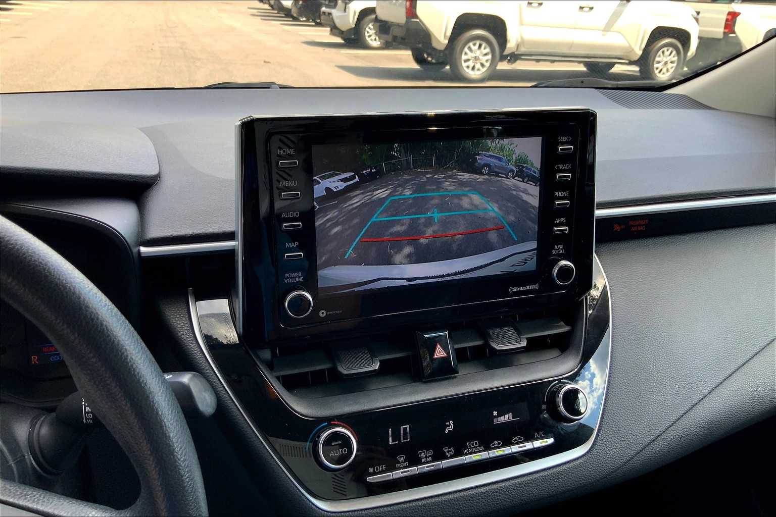 2021 Toyota Corolla LE photo 24