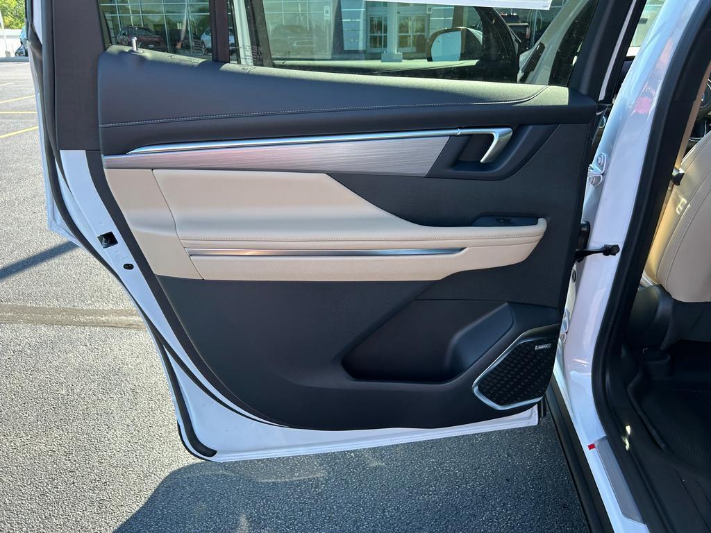 2026 Buick Enclave Preferred photo 5