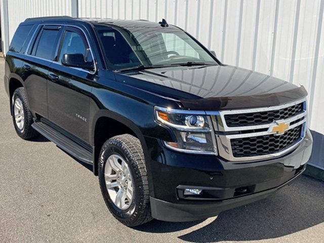 2017 Chevrolet Tahoe LT photo 2