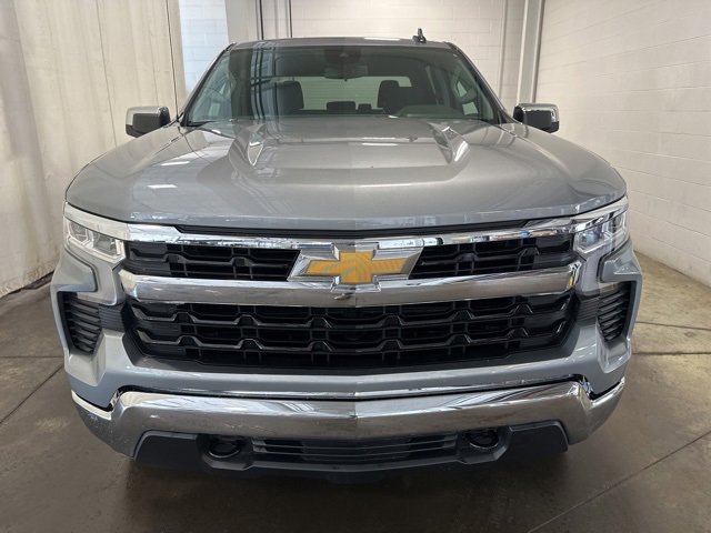 2025 Chevrolet Silverado 1500 LT photo 2