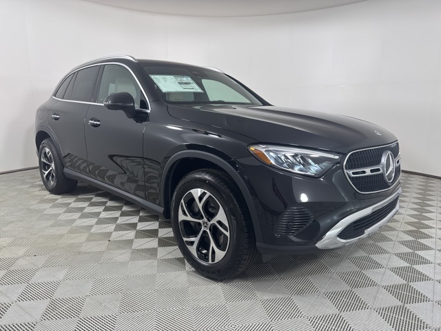 2026 Mercedes-Benz GLC Base's photo