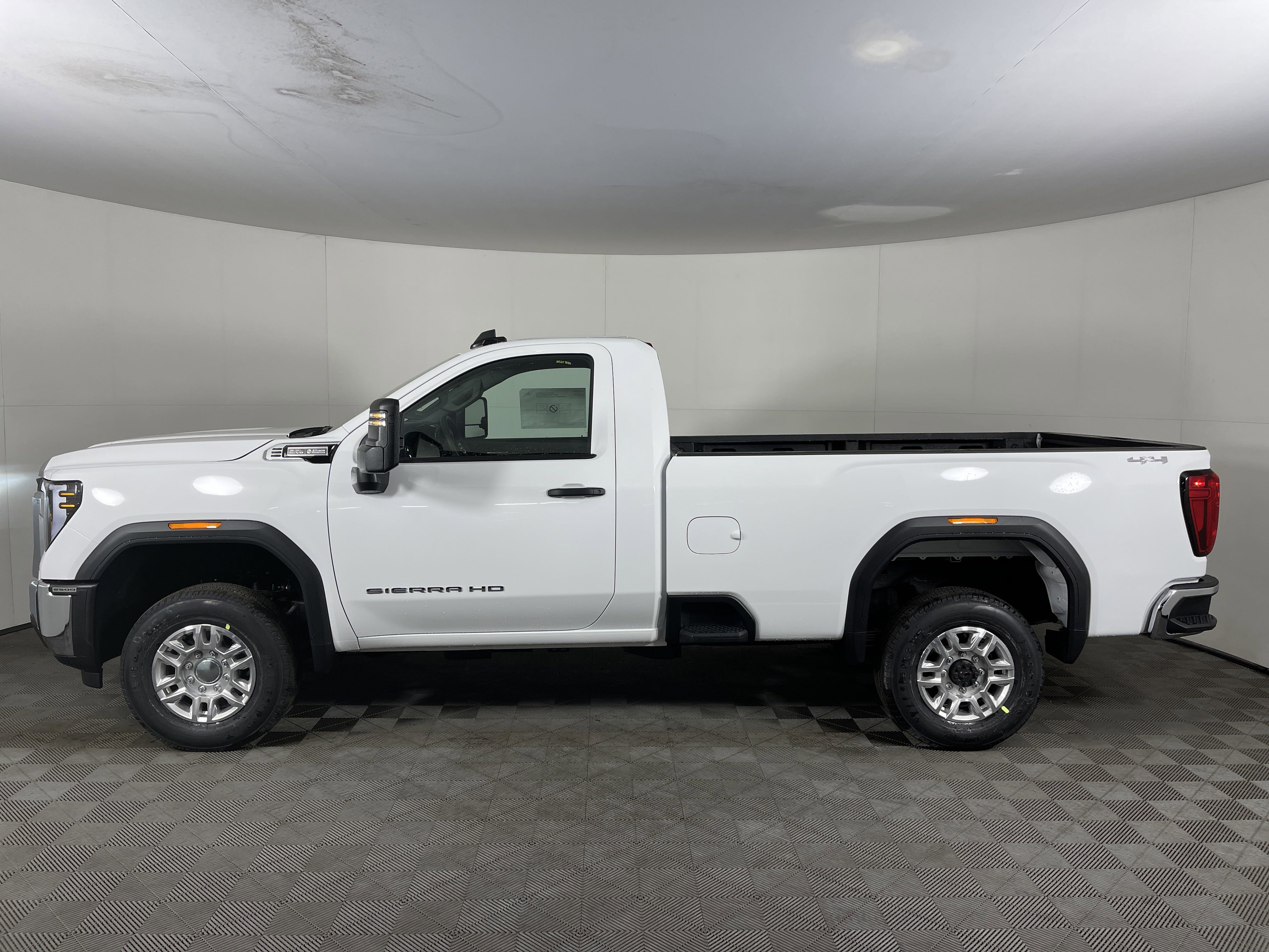 2025 Gmc Sierra 2500 HD Pro photo 2