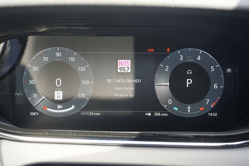 2026 Land Rover Range Rover Evoque S photo 11