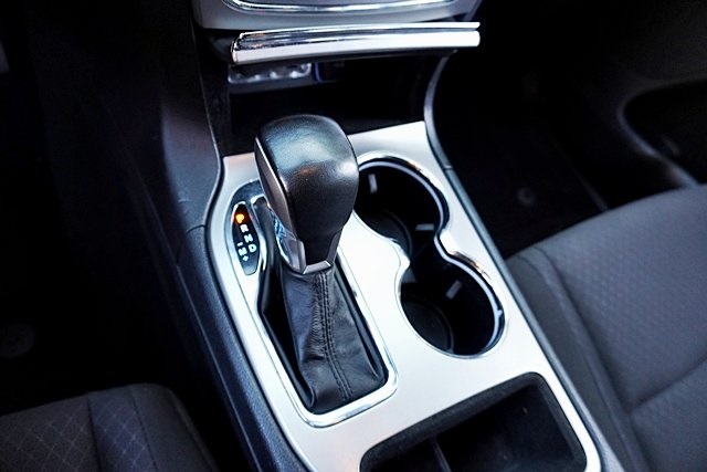 Used 2021 White Jeep Laredo E image 29