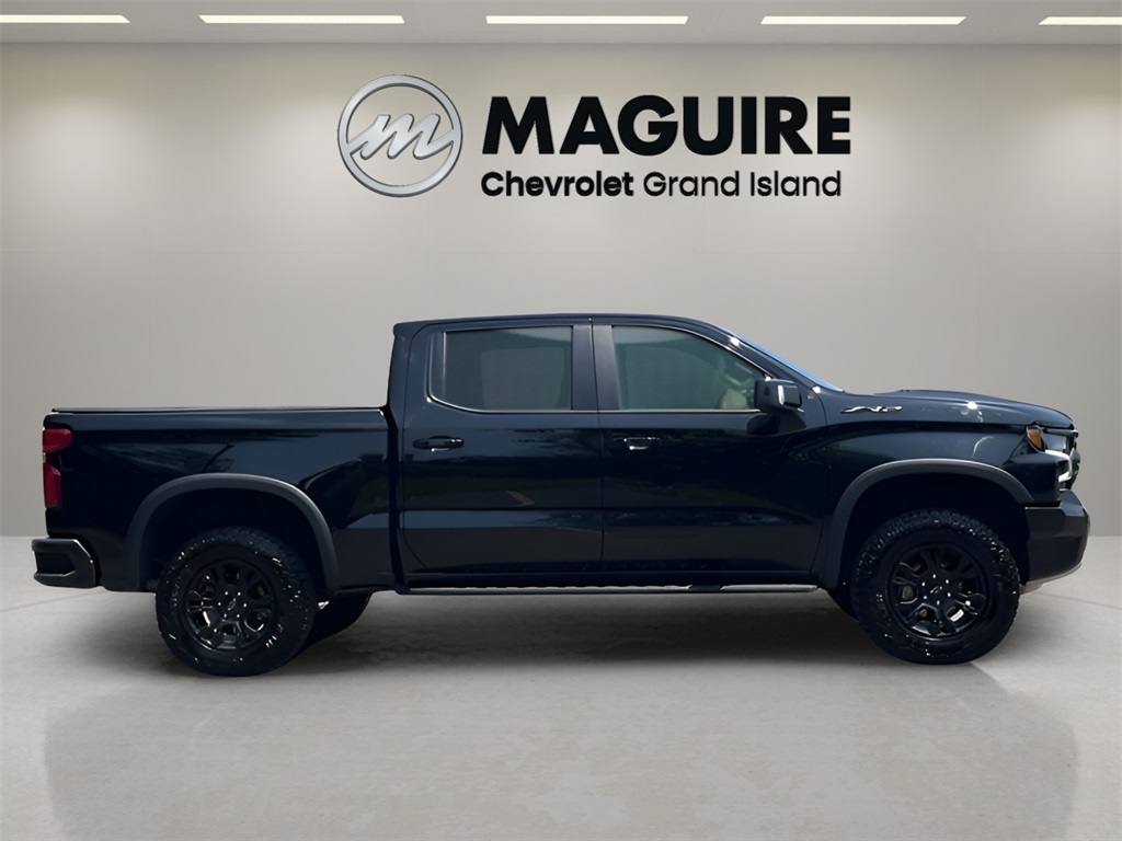 2024 Chevrolet Silverado 1500 ZR2 photo 2