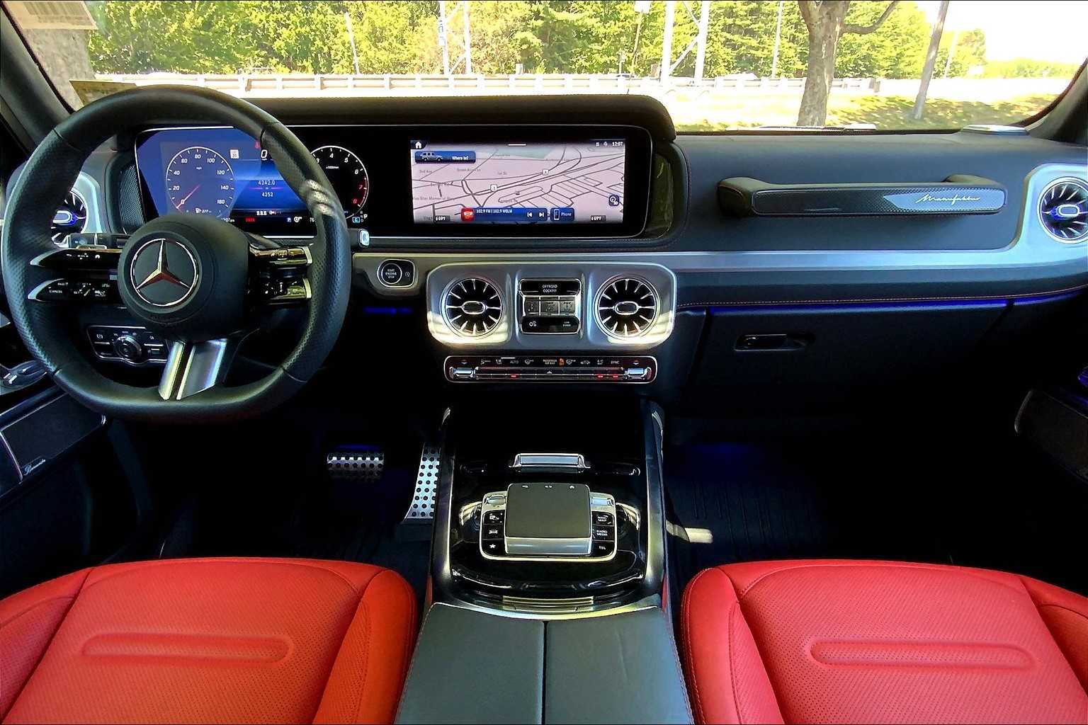 2025 Mercedes Benz G 550 photo 13