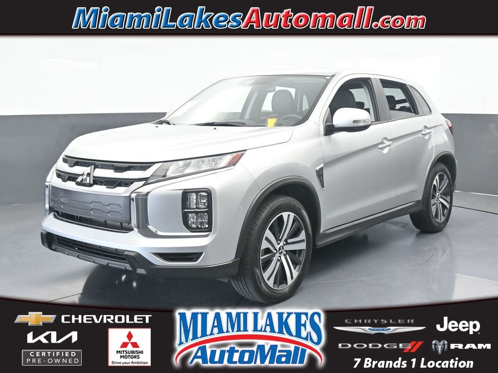 2023 Mitsubishi Outlander Sport SE's photo
