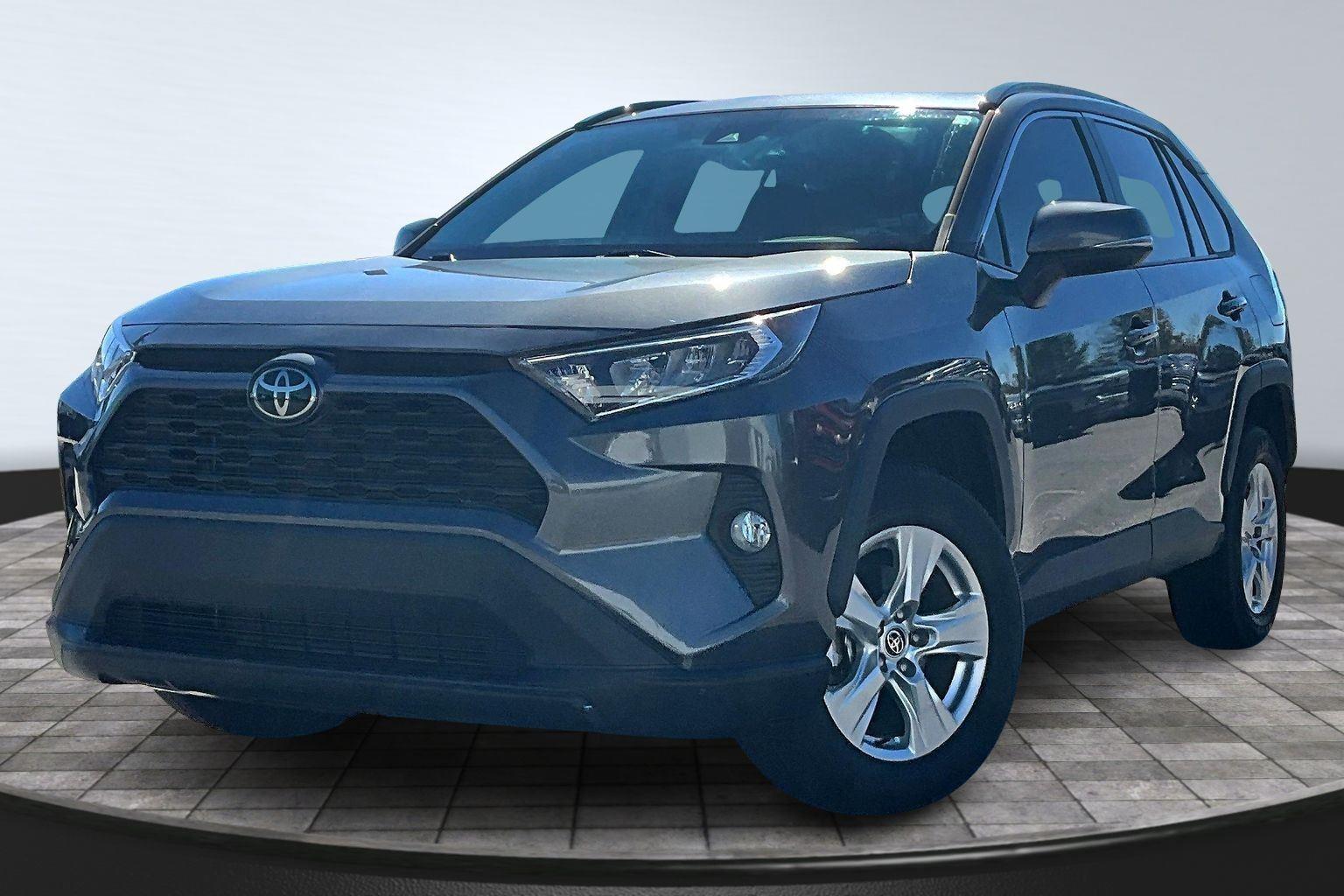 2021 Toyota RAV4 XLE's photo