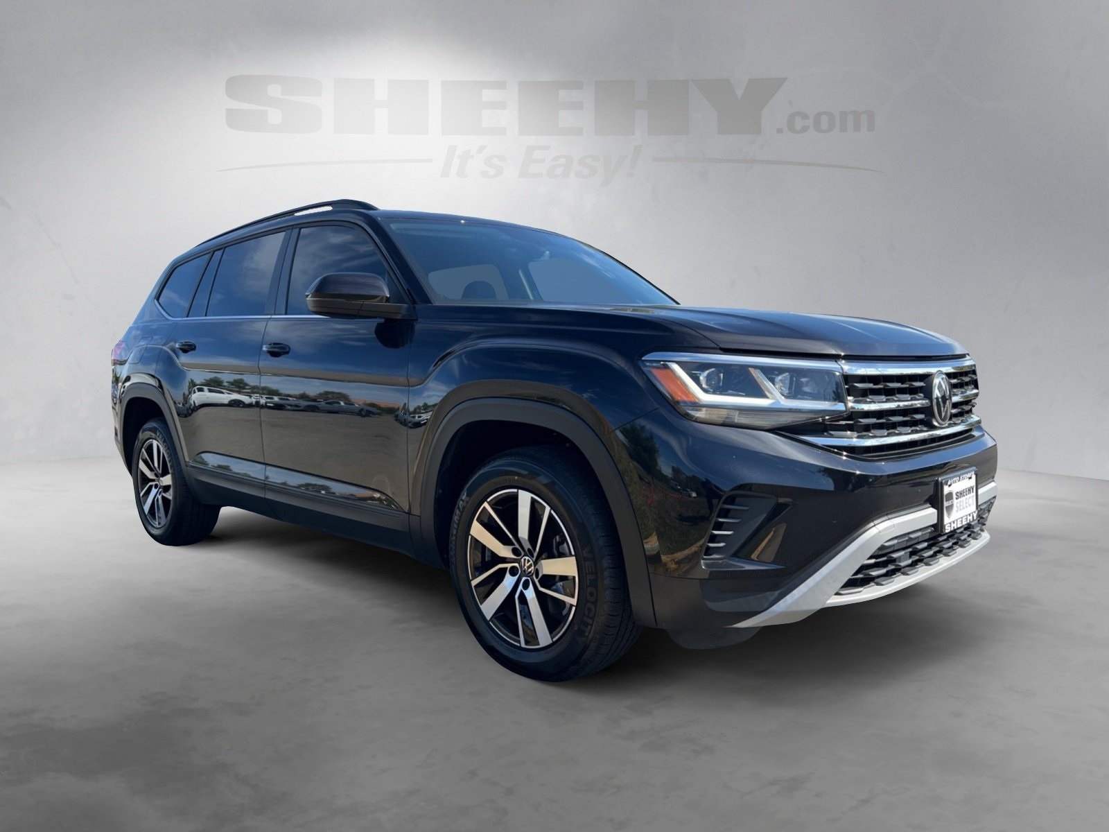 2022 Volkswagen Atlas SE photo 2