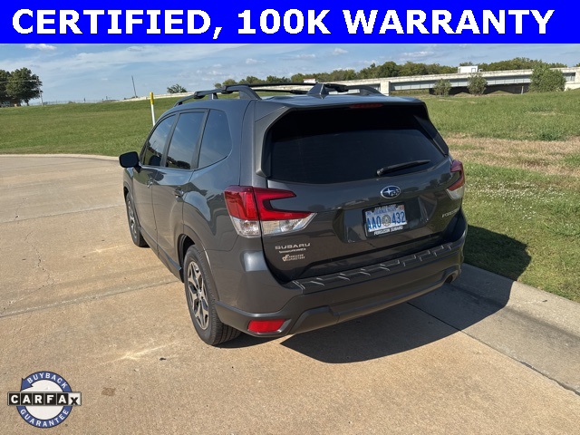 2021 Subaru Forester Premium photo 4
