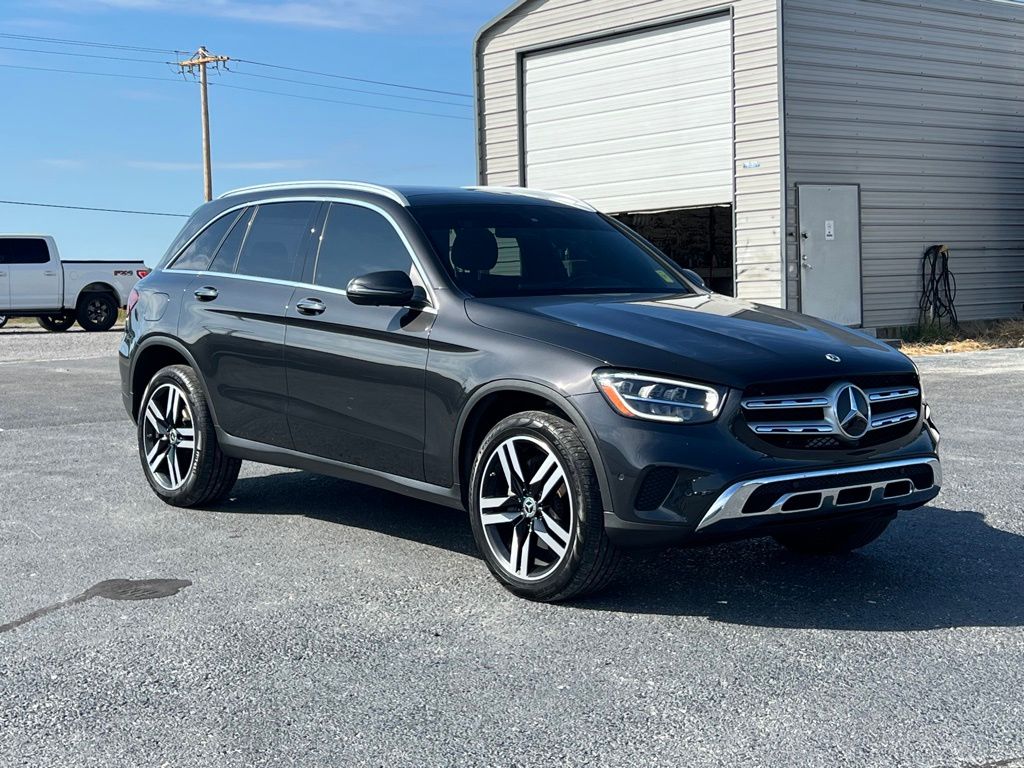2021 Mercedes Benz GLC 300 photo 2