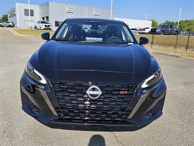 2025 Nissan Altima 2.5 SR photo 2