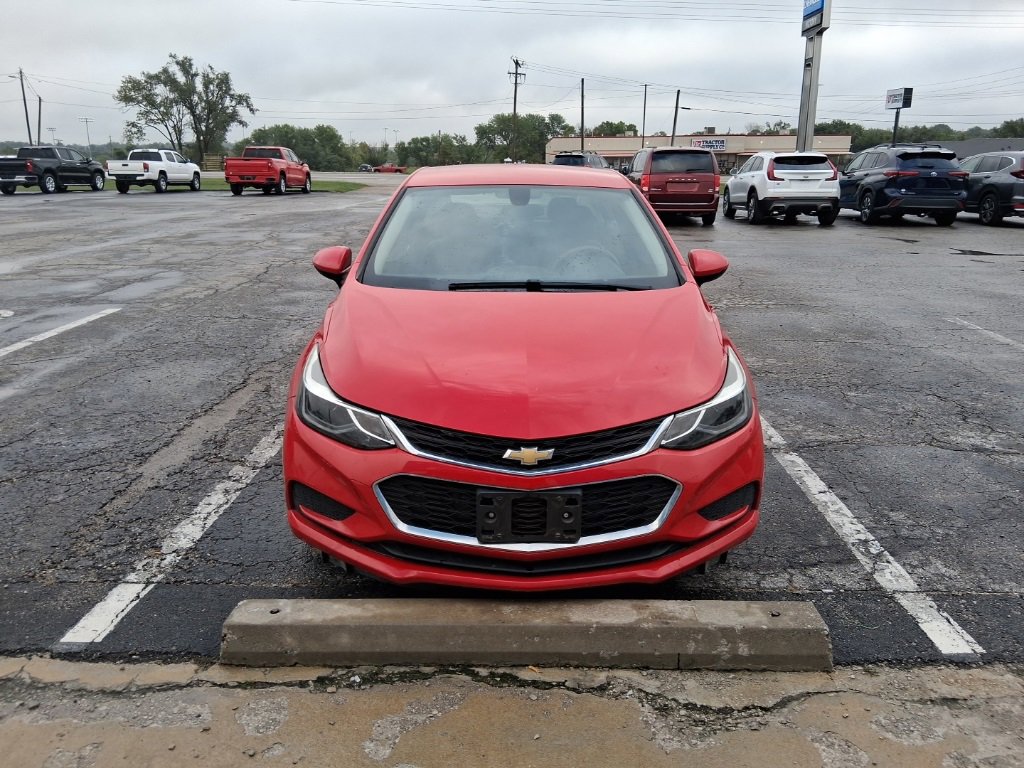 2018 Chevrolet Cruze LT photo 2