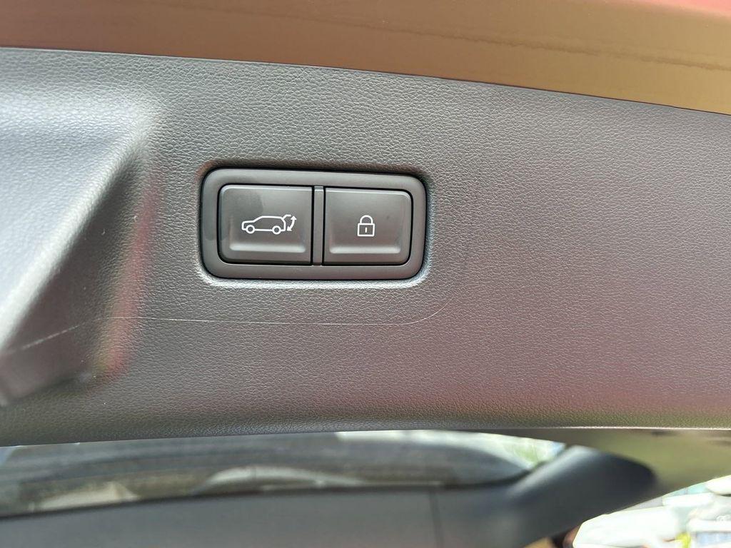 2024 Hyundai Santa Fe Limited photo 32