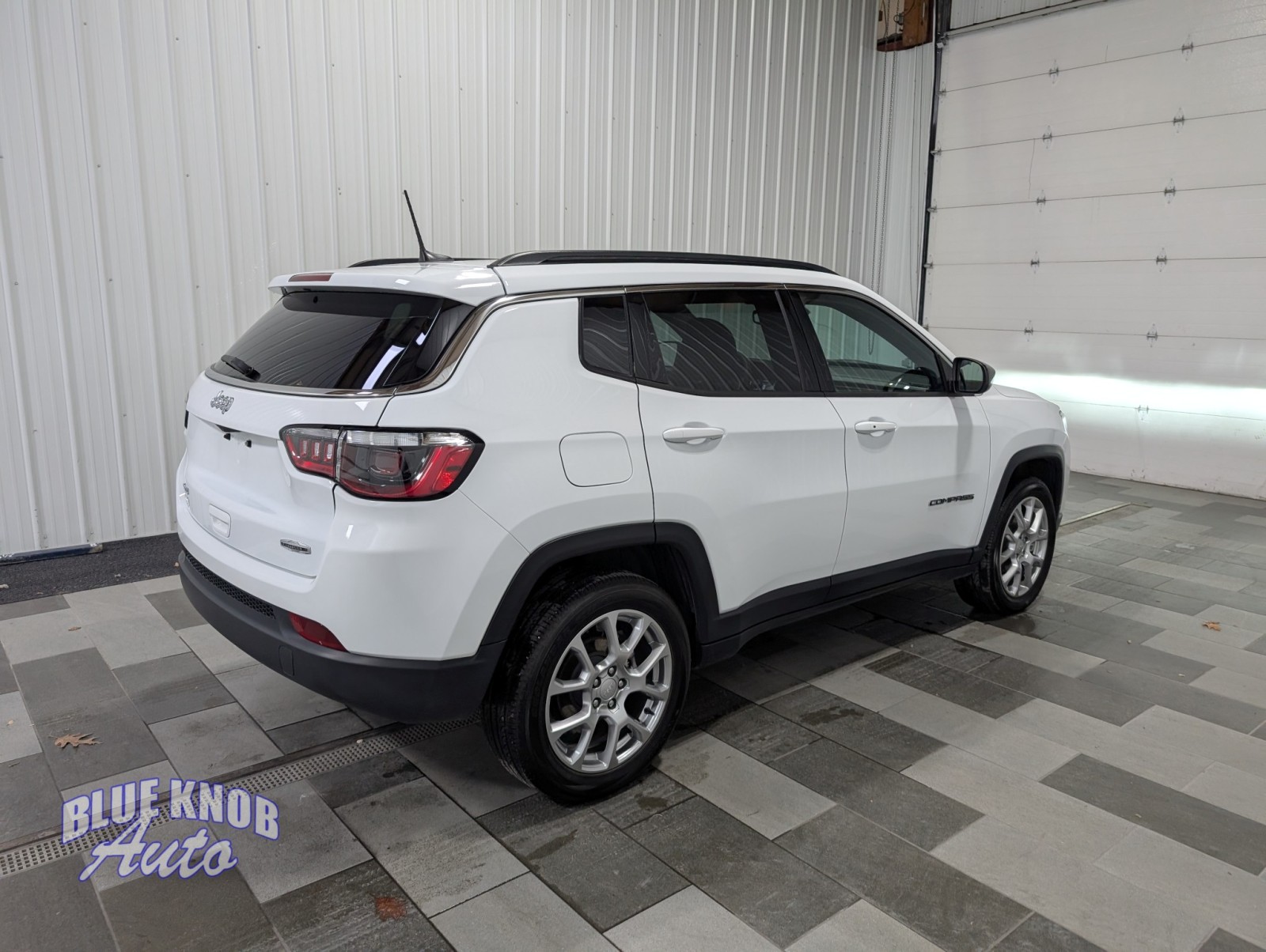2023 Jeep Compass Latitude Lux Altitude photo 4