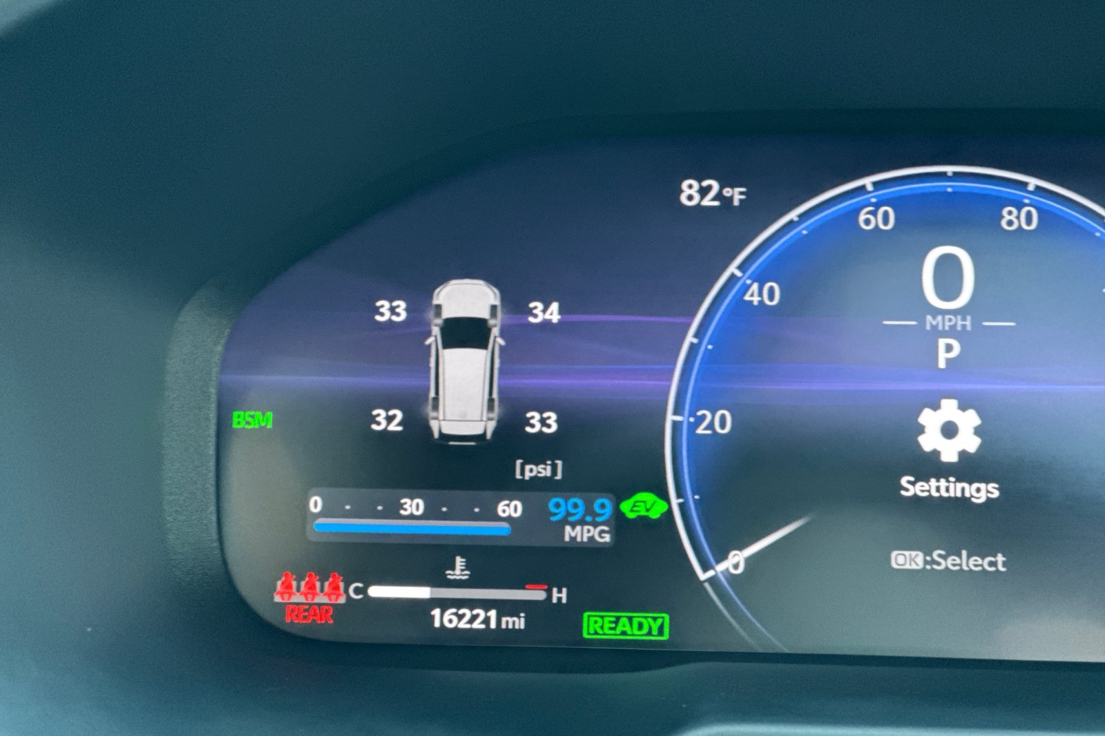 2024 Toyota RAV4 Hybrid XSE photo 25