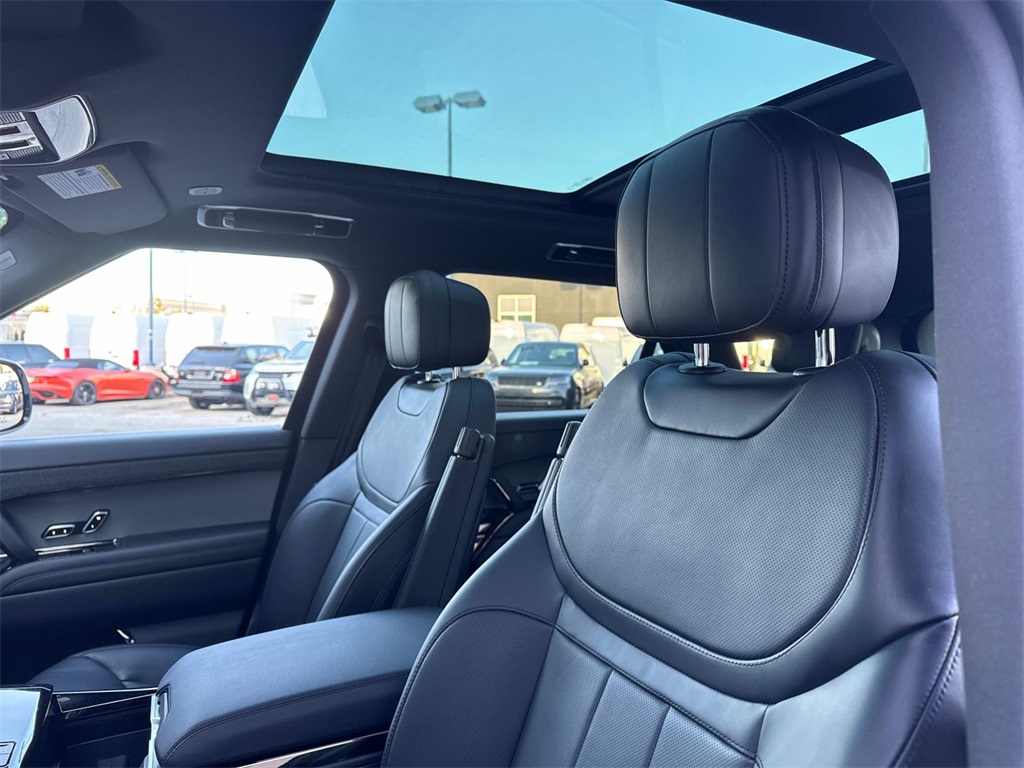 2024 Land Rover Range Rover Sport P400 Dynamic SE photo 17