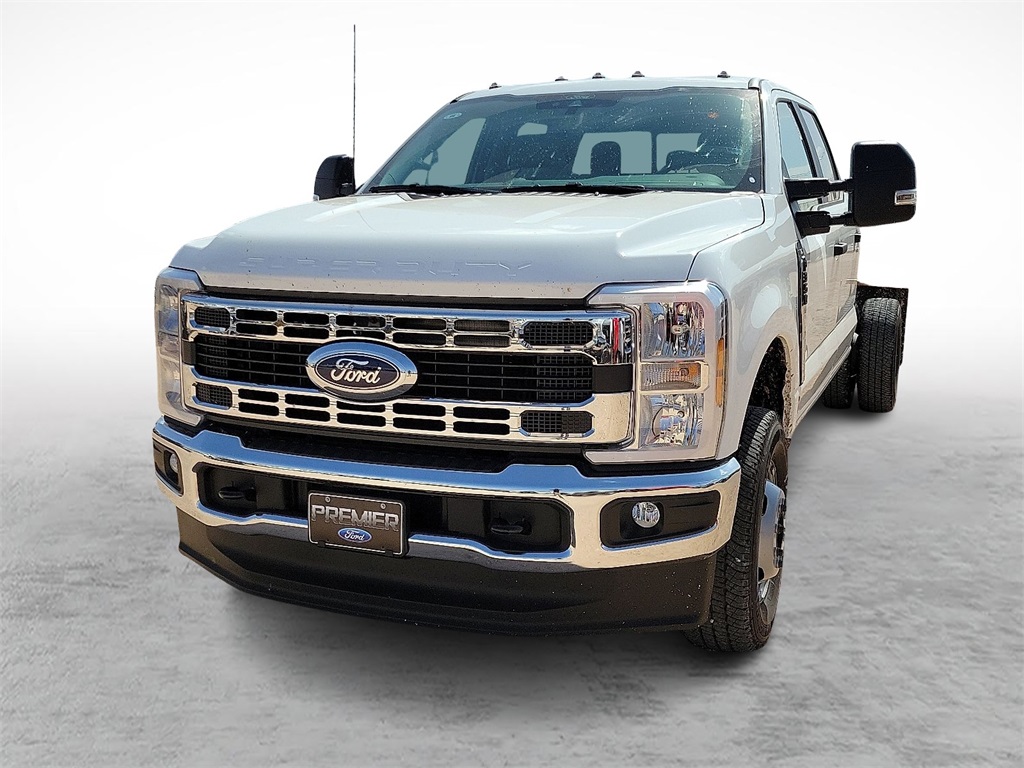 2025 Ford F-350 photo 4