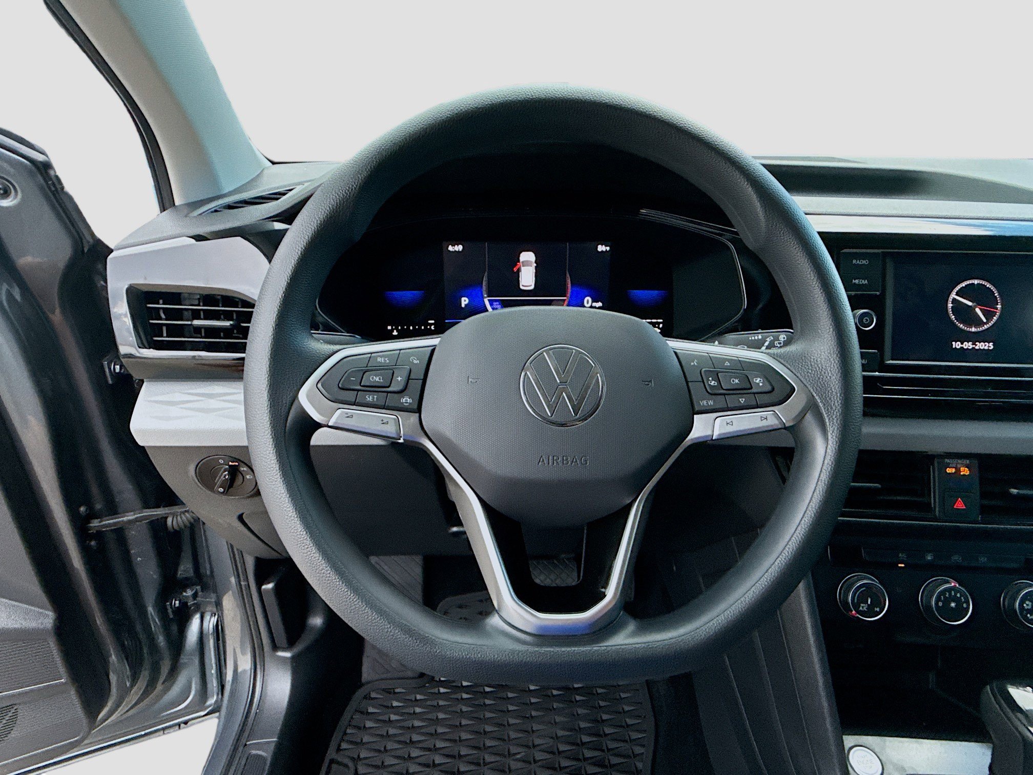 2022 Volkswagen Taos S photo 2