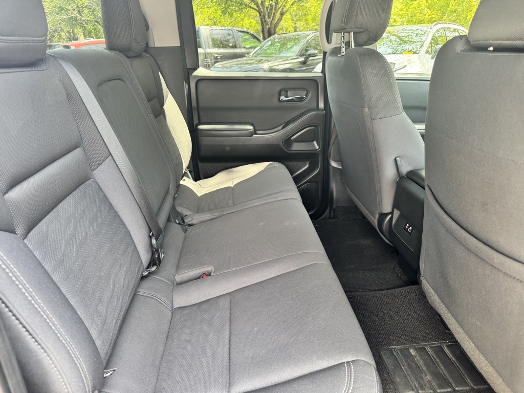 2023 Nissan Frontier SV photo 8
