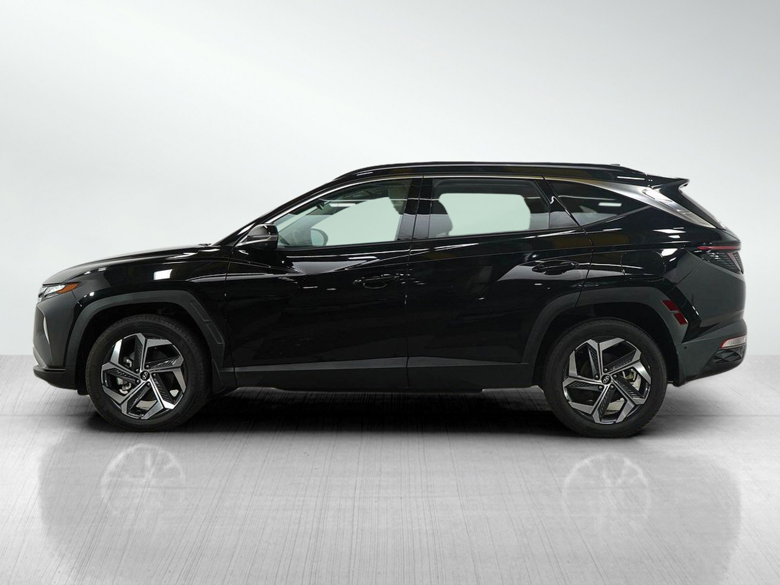 Used 2023 Hyundai Tucson Limited with VIN 5NMJECAE5PH188915 for sale in Minneapolis, Minnesota