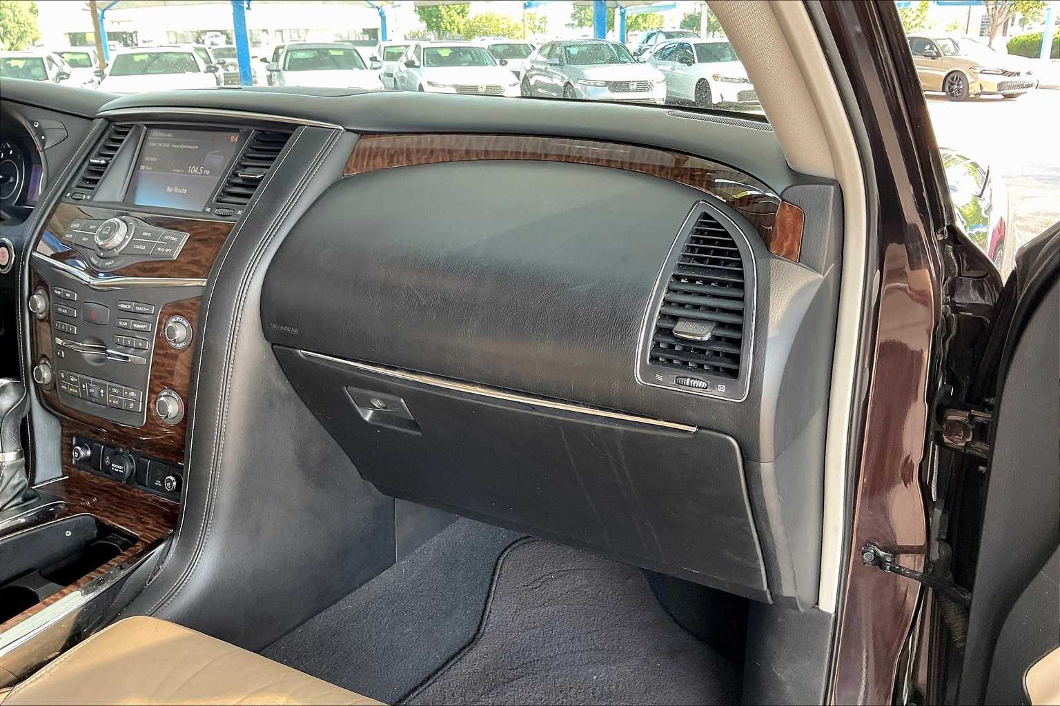 2017 Nissan Armada Platinum photo 17