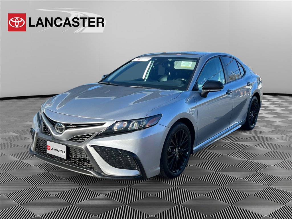 2022 Toyota Camry SE photo 3