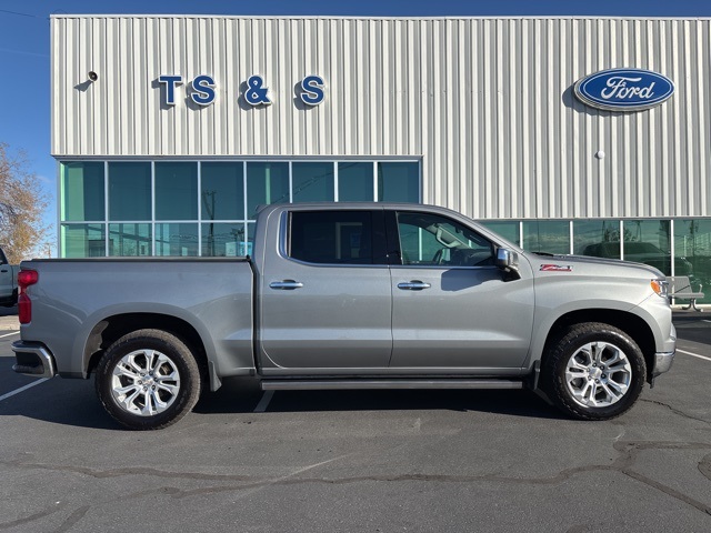 2023 Chevrolet Silverado 1500 LTZ photo 3