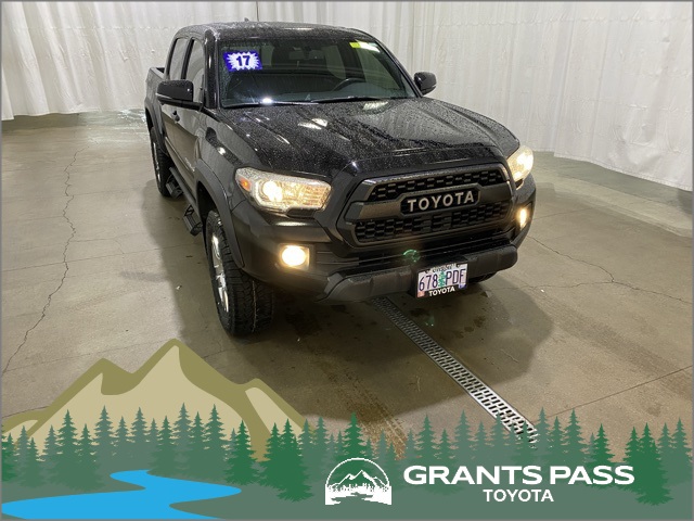 2017 Toyota Tacoma TRD Off Road's photo