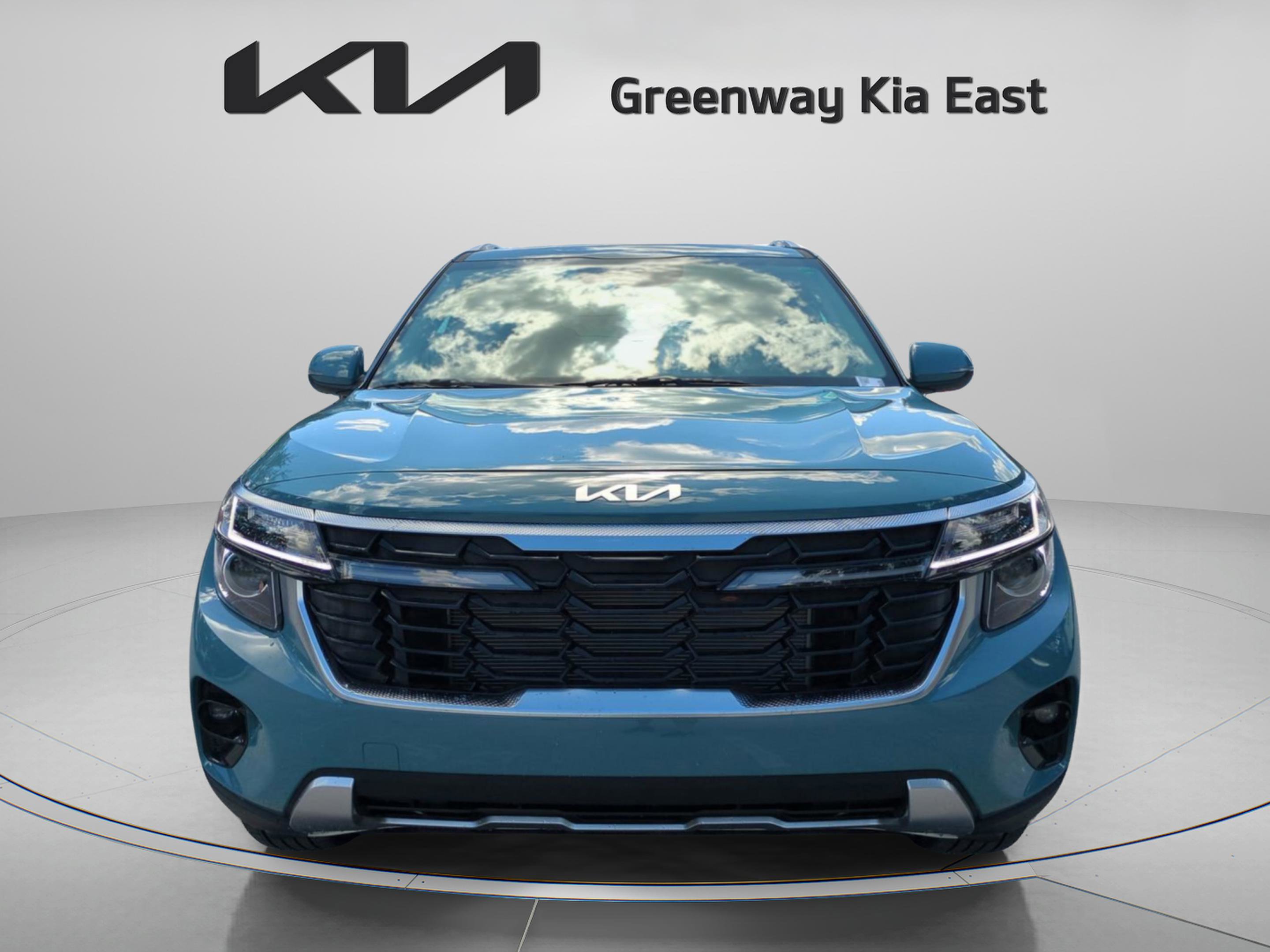 2026 Kia Seltos EX photo 2