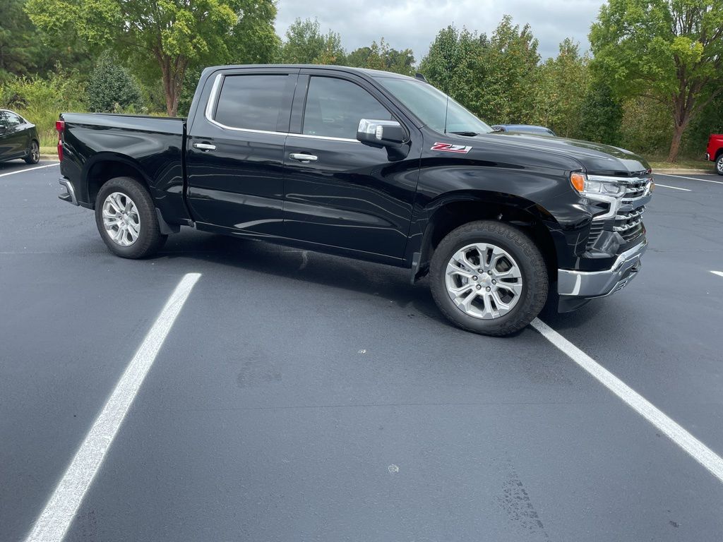 2024 Chevrolet Silverado 1500 LTZ photo 3