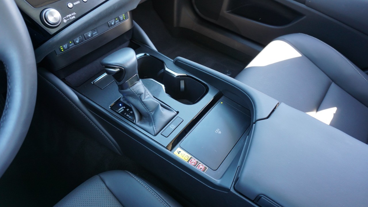 2024 Lexus ES 250 Premium photo 17