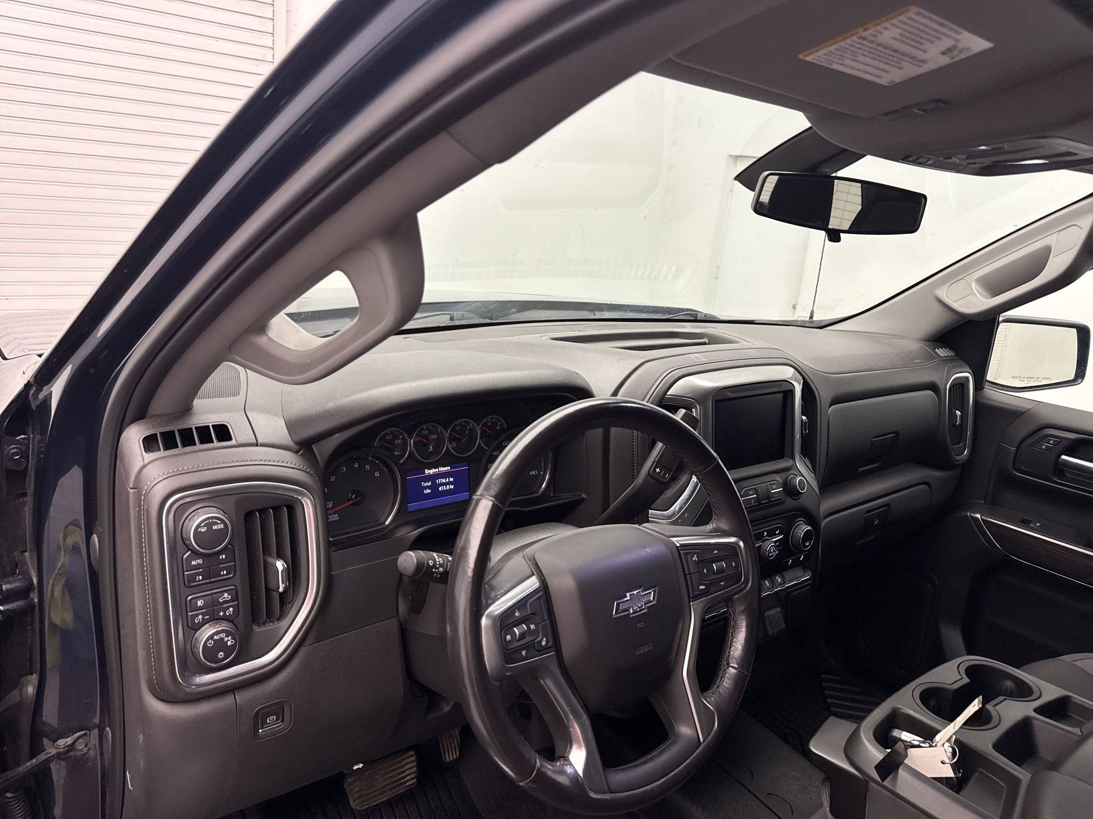 2020 Chevrolet Silverado RST photo 4