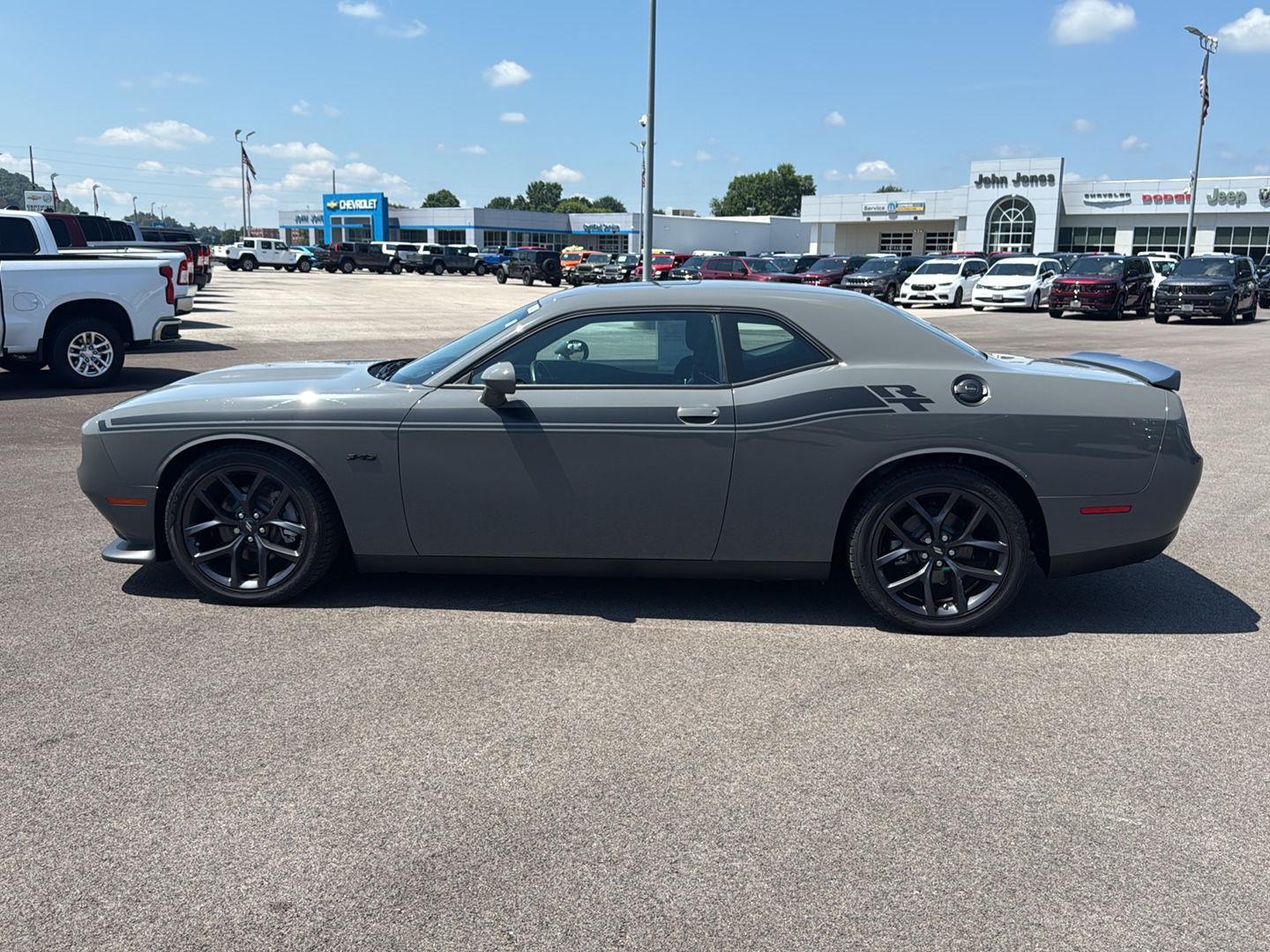 2023 Dodge Challenger R/T photo 3
