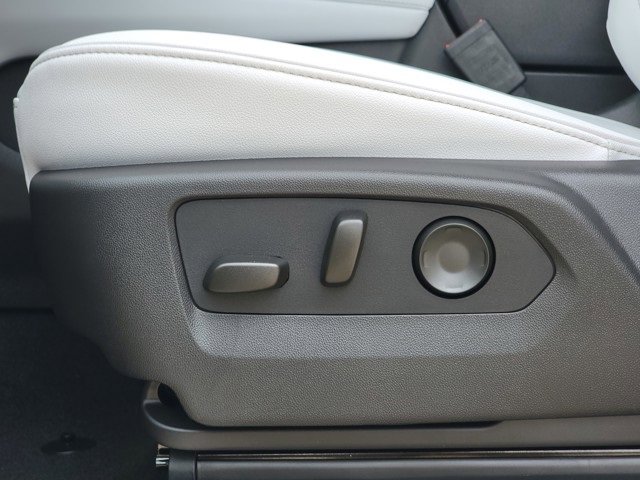 2025 Chevrolet Tahoe Premier photo 32