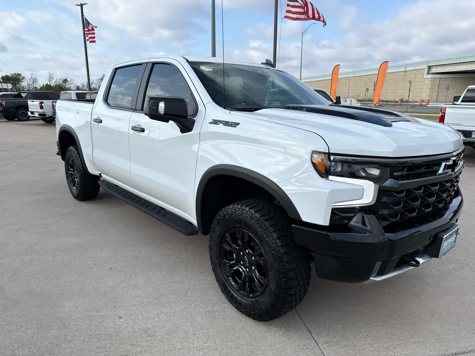 2025 Chevrolet Silverado 1500 ZR2's photo