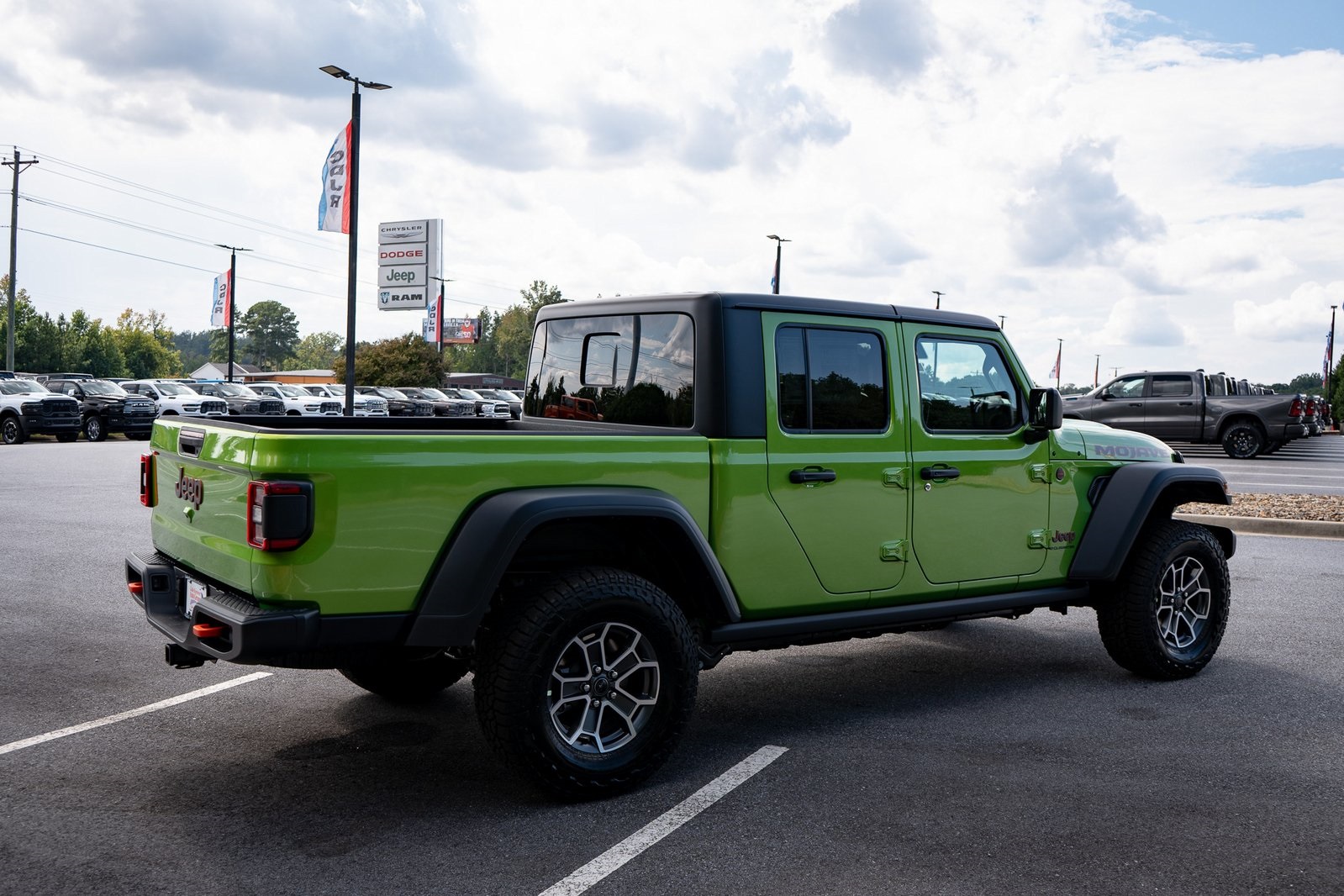 2025 Jeep Gladiator Mojave photo 9