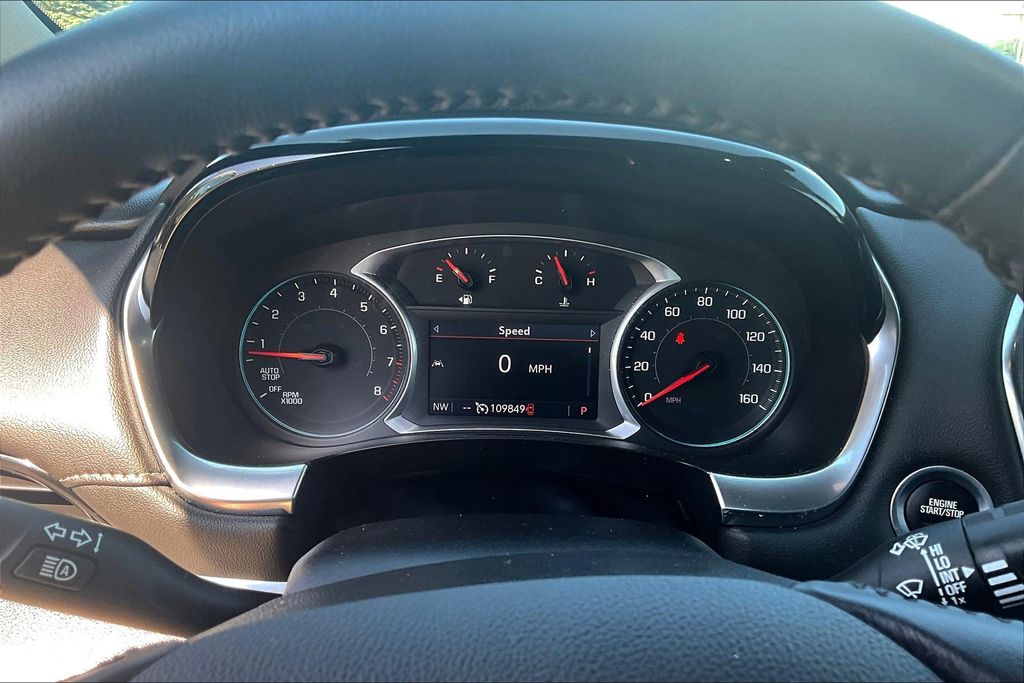2022 Chevrolet Traverse Leather photo 12
