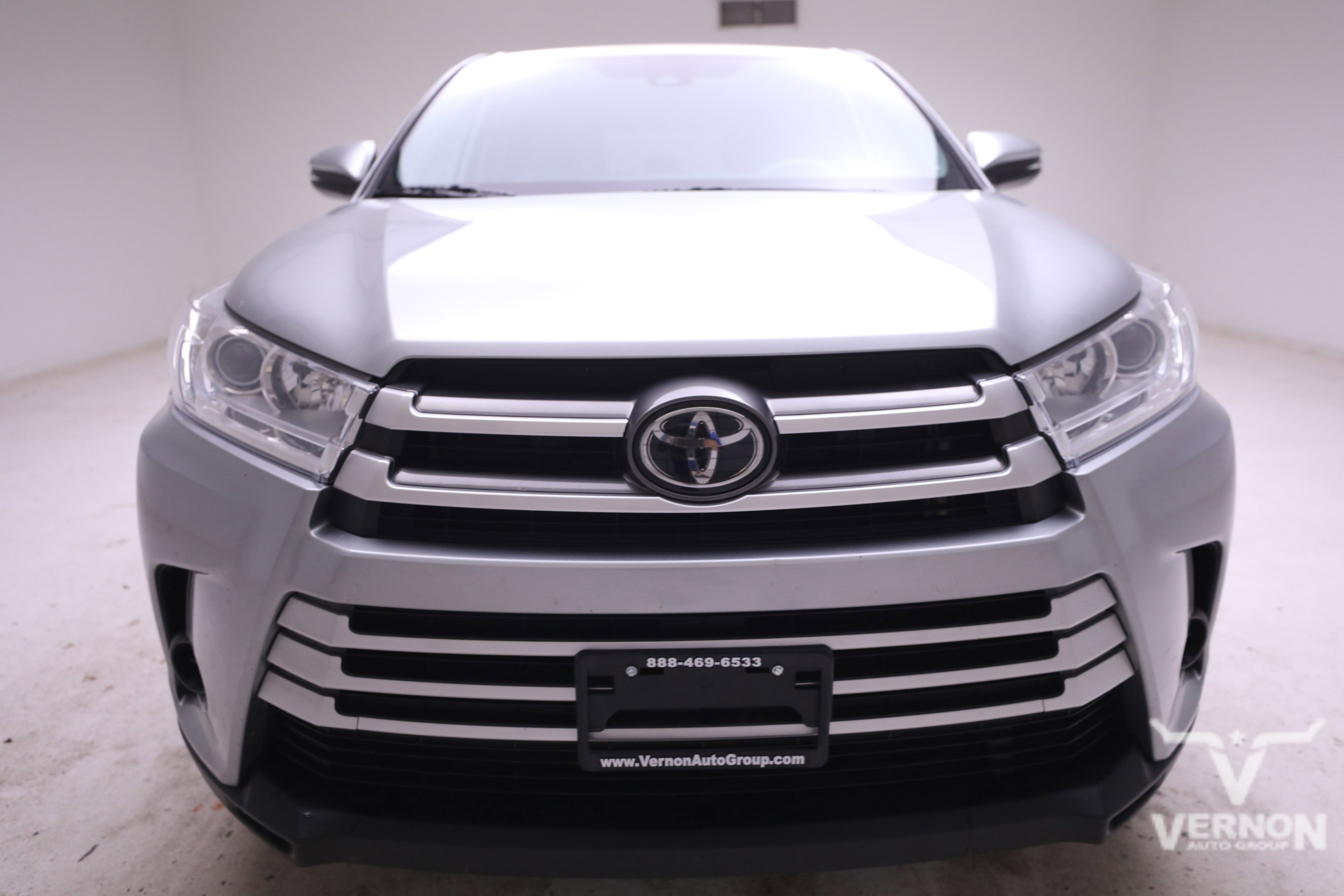 2019 Toyota Highlander LE photo 4
