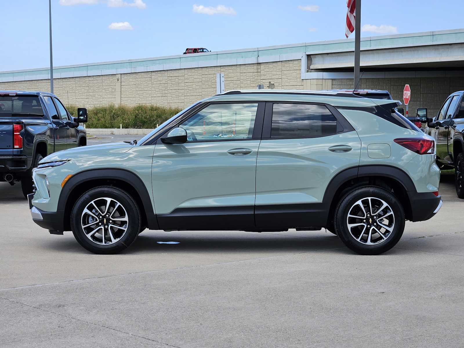 2026 Chevrolet Trailblazer LT photo 4